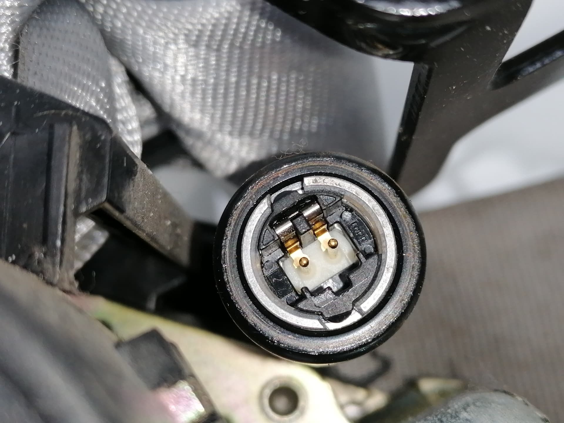 Cinturon seguridad delantero derecho HYUNDAI SONATA (Y3) 3