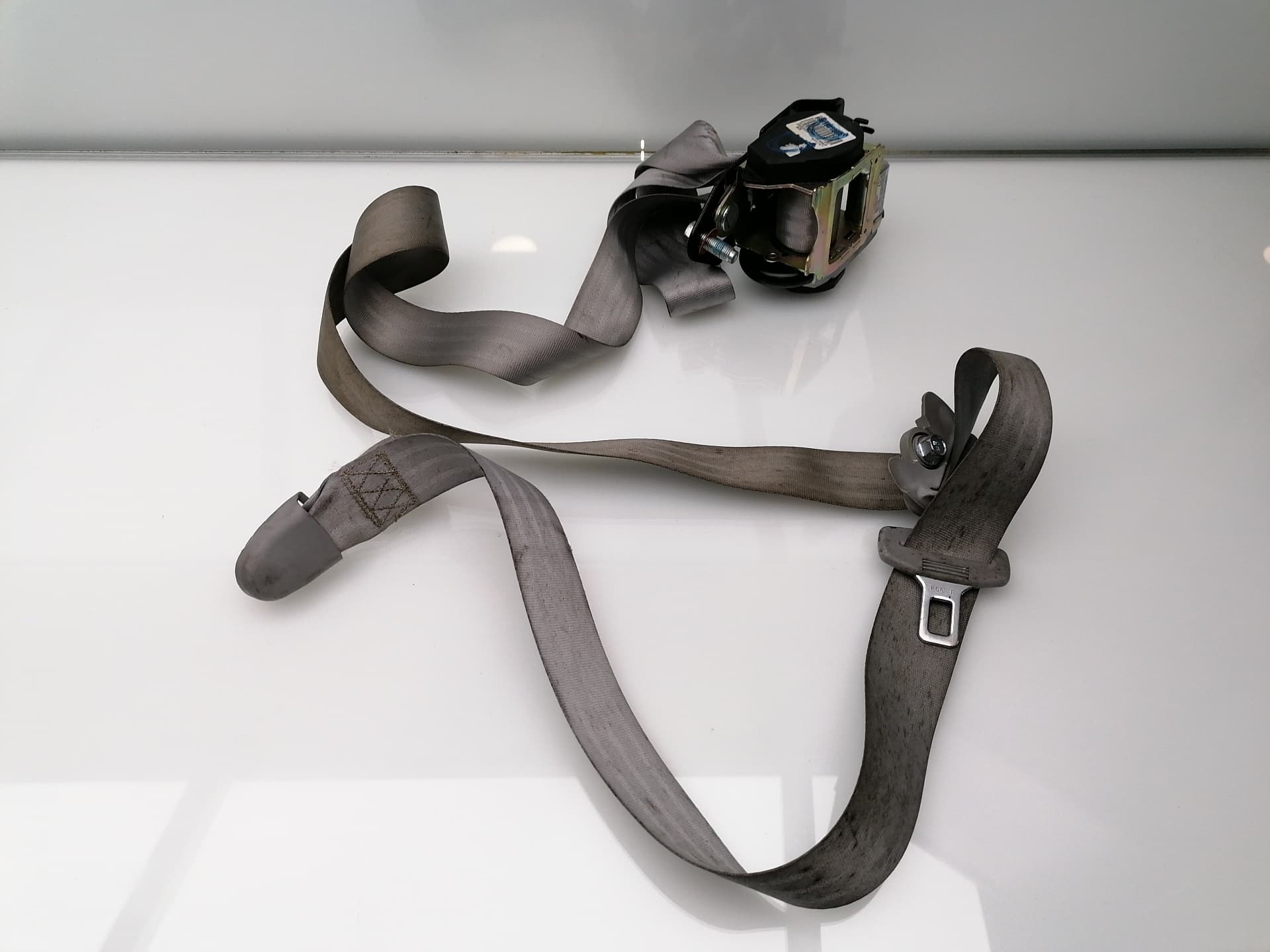 Cinturon seguridad delantero derecho HYUNDAI SONATA (Y3)