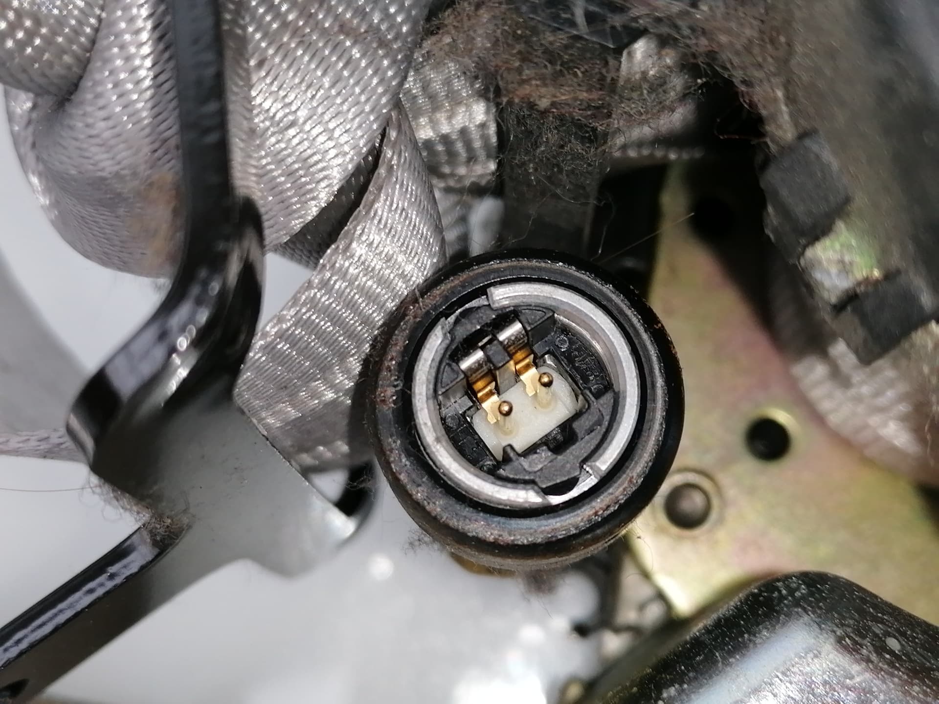 Cinturon seguridad delantero izquierdo HYUNDAI SONATA (Y3) 4