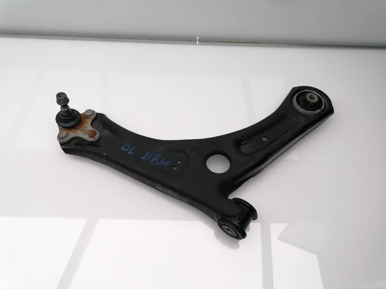 Brazo suspension inferior delantero derecho VOLKSWAGEN CADDY (14D)