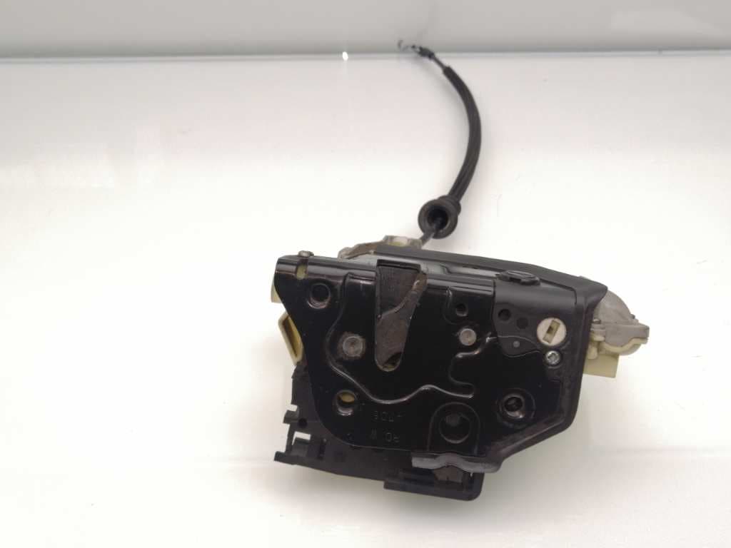 Cerradura puerta trasera derecha VOLKSWAGEN PASSAT LIM