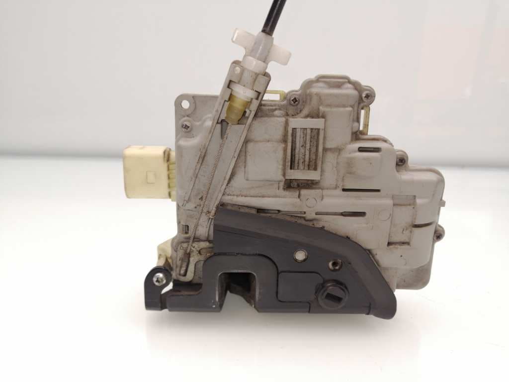 Cerradura puerta trasera derecha VOLKSWAGEN PASSAT LIM 3