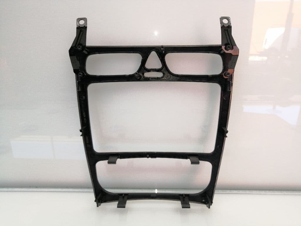 Plastico MERCEDES-BENZ CLASE C (W204) BERLINA 4