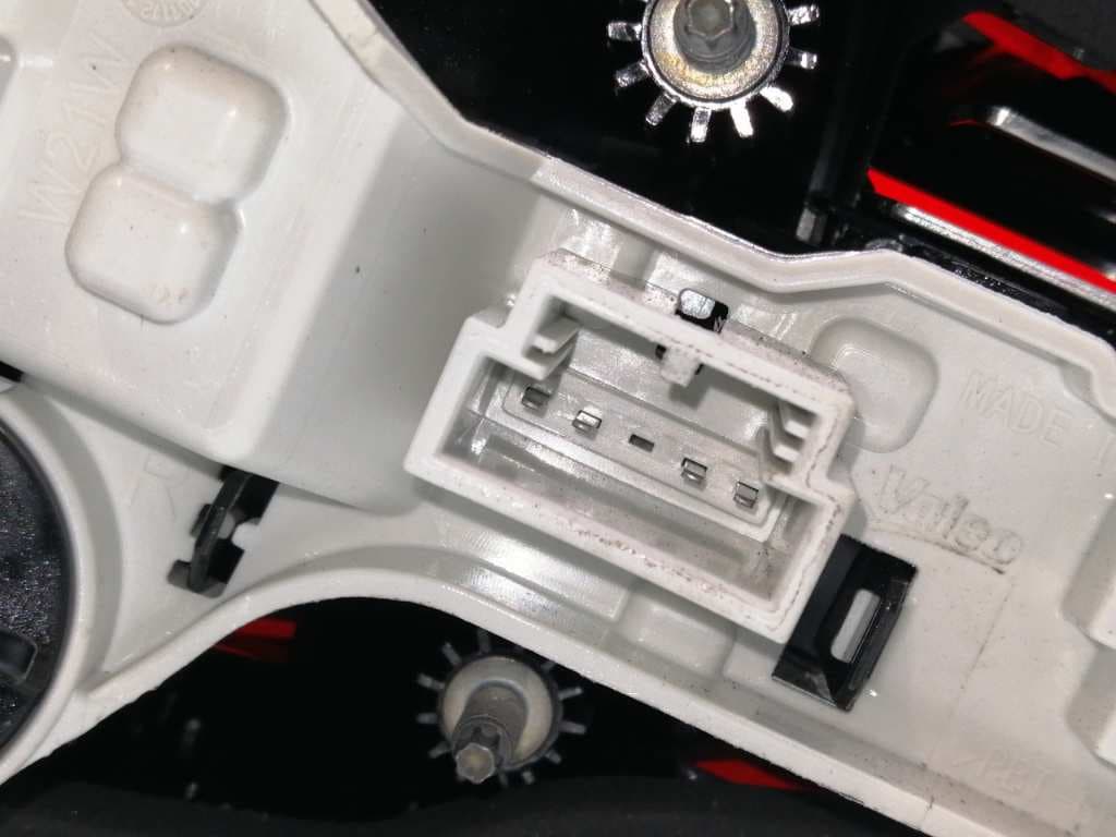 Piloto trasero derecho VOLKSWAGEN GOLF VII LIM. 2