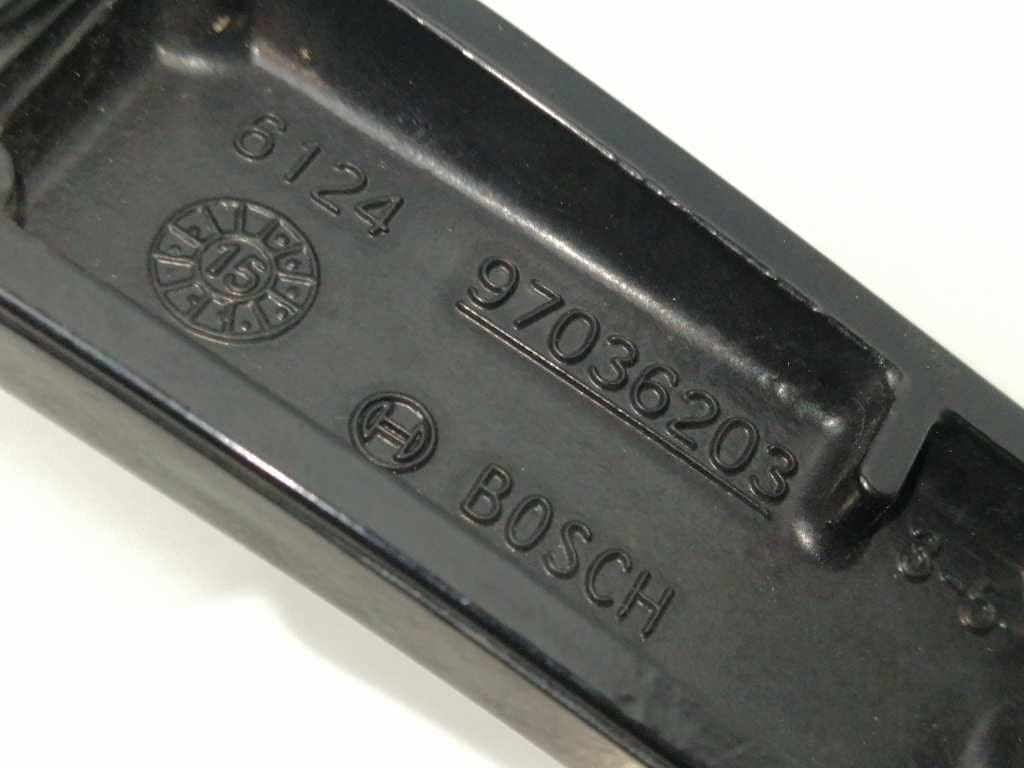 Brazo limpia delantero derecho VOLKSWAGEN GOLF VII LIM. 3