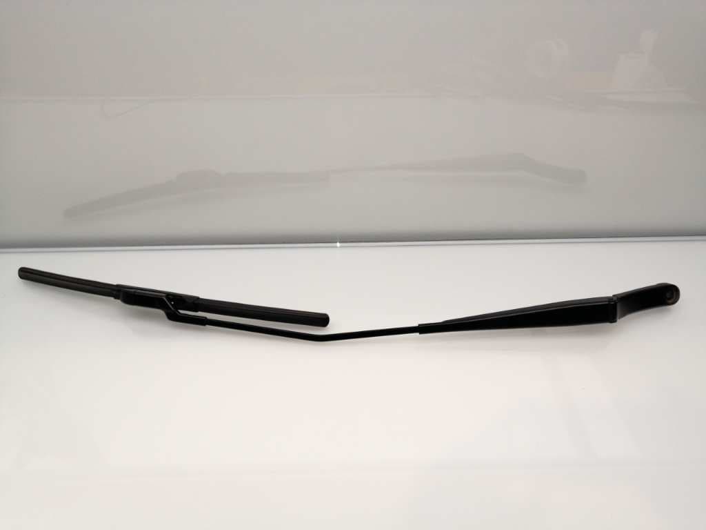 Brazo limpia delantero derecho VOLKSWAGEN GOLF VII LIM.
