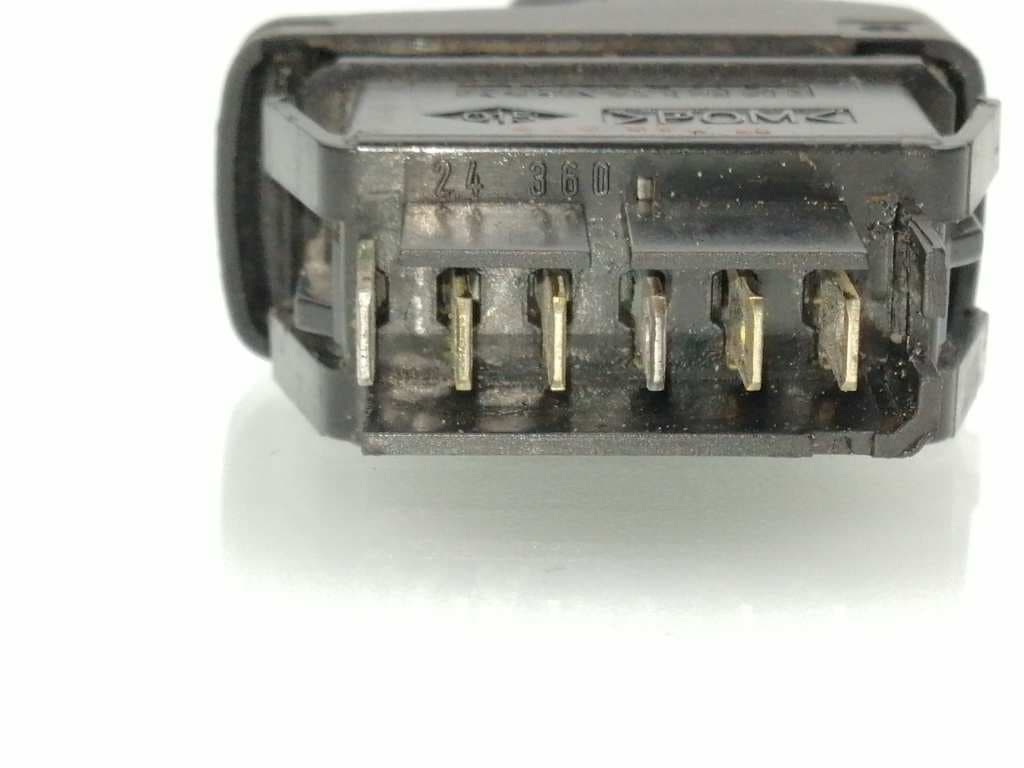 Mando elevalunas delantero derecho RENAULT MEGANE I BERLINA HATCHBACK (BA0) 4