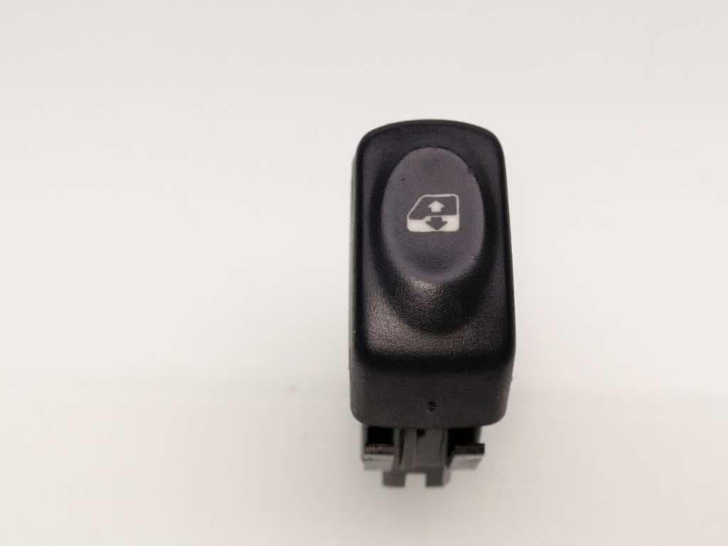Mando elevalunas delantero derecho RENAULT MEGANE I BERLINA HATCHBACK (BA0)