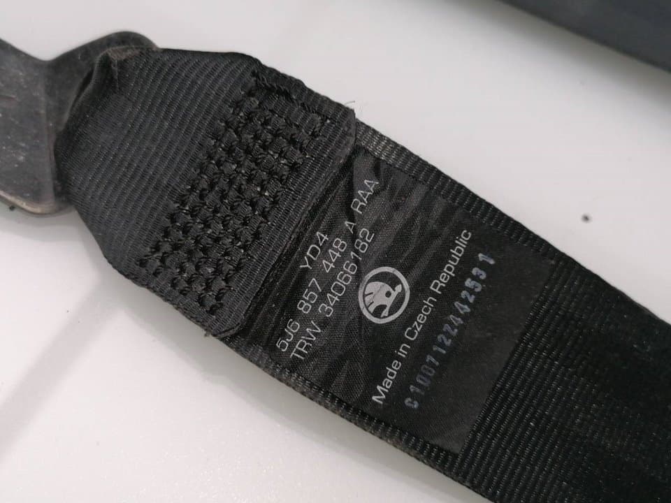 Cinturon seguridad trasero derecho SKODA FABIA 3