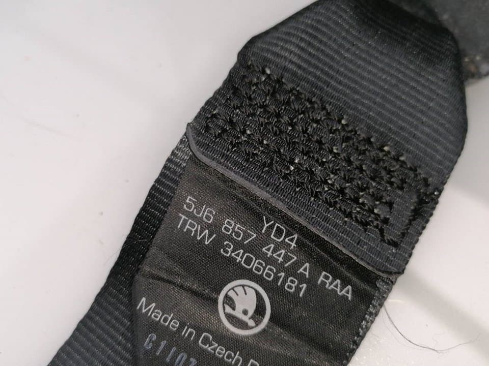 Cinturon seguridad trasero izquierdo SKODA FABIA 3