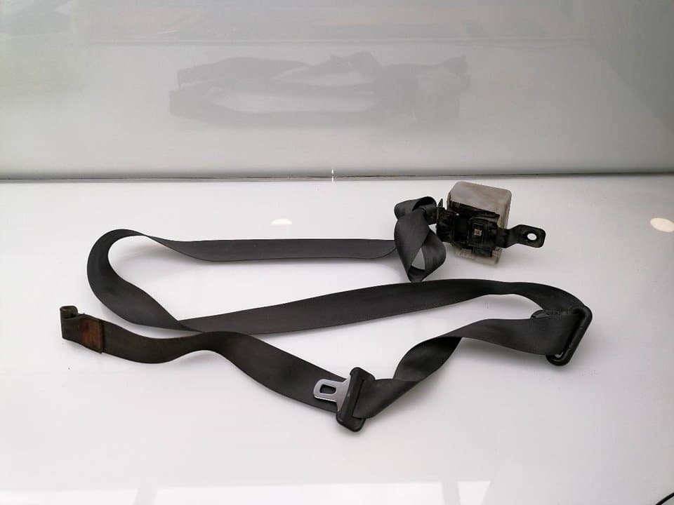 Cinturon seguridad trasero derecho MITSUBISHI L 200 (K6/7) 2