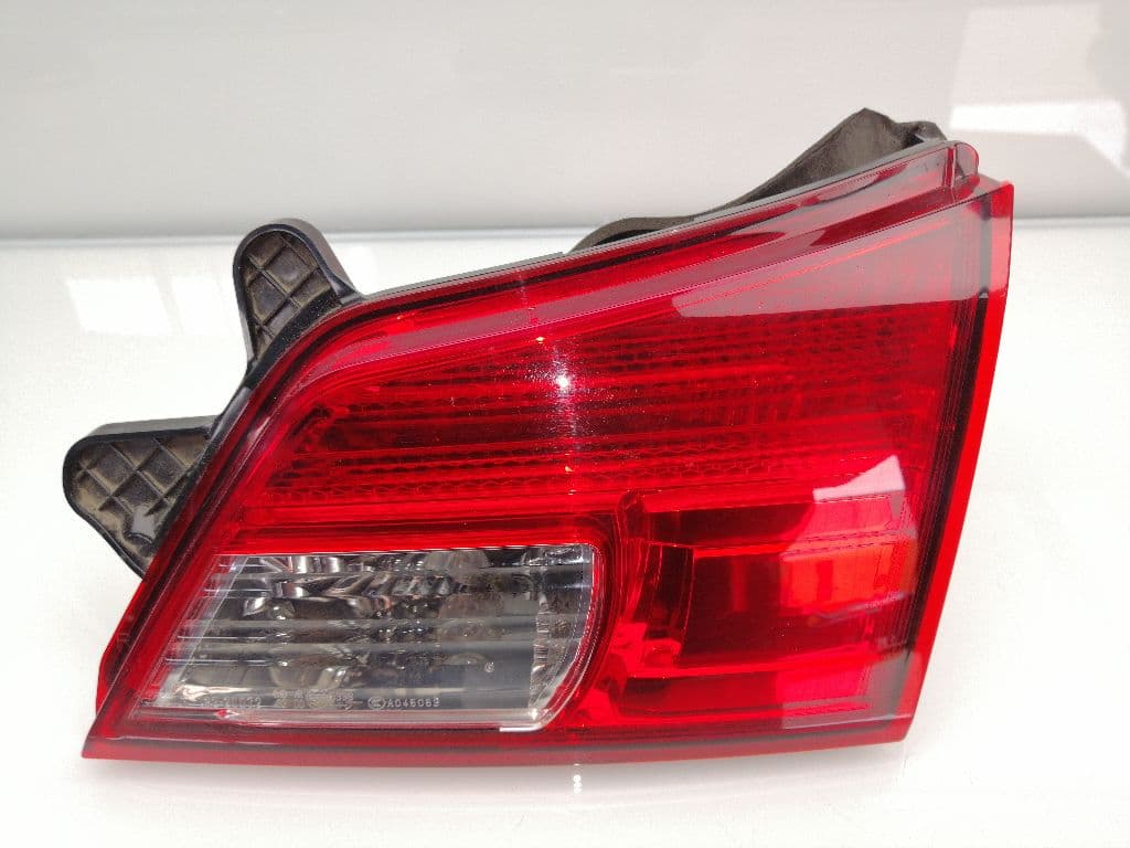 Piloto trasero derecho SUBARU LEGACY BERL./FAMILIAR B11 (BD/BG)