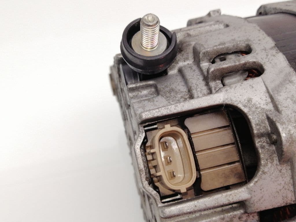 Alternador SUBARU LEGACY BERL./FAMILIAR B11 (BD/BG) 4