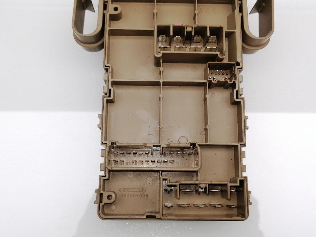 Caja reles / fusibles SUBARU LEGACY BERL./FAMILIAR B11 (BD/BG) 2