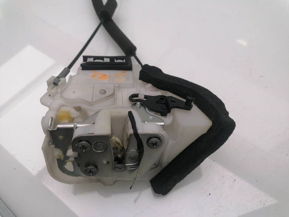 Cerradura puerta trasera derecha SUBARU LEGACY BERL./FAMILIAR B11 (BD/BG) 3