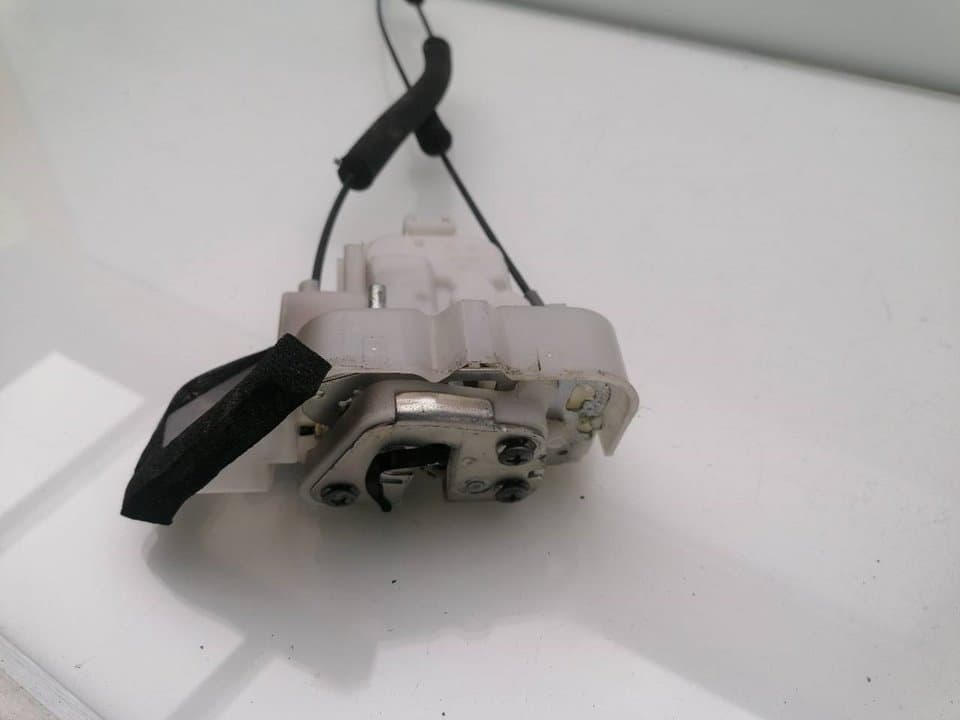 Cerradura puerta trasera derecha SUBARU LEGACY BERL./FAMILIAR B11 (BD/BG)