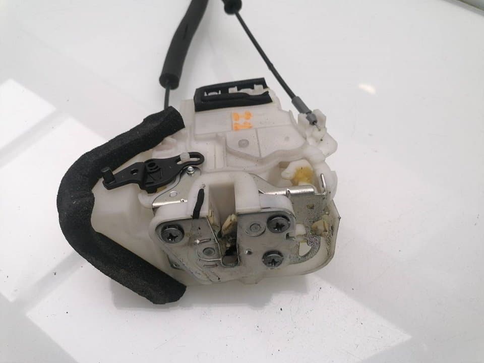 Cerradura puerta trasera izquierda SUBARU LEGACY BERL./FAMILIAR B11 (BD/BG) 4