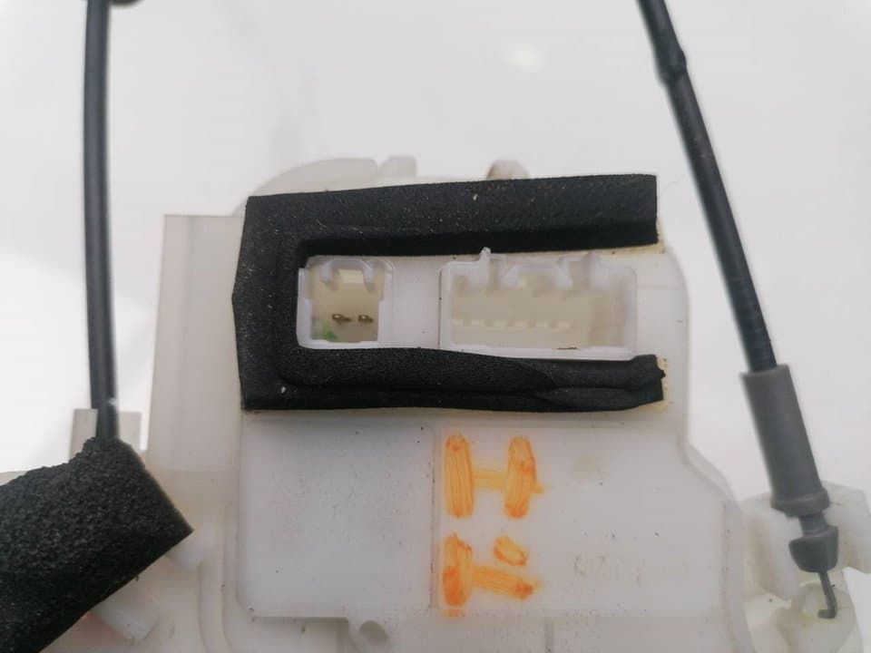 Cerradura puerta trasera izquierda SUBARU LEGACY BERL./FAMILIAR B11 (BD/BG) 2