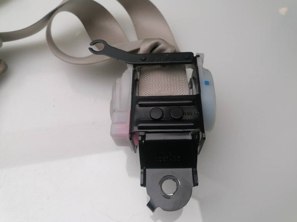 Cinturon seguridad trasero derecho SUBARU LEGACY BERL./FAMILIAR B11 (BD/BG) 2