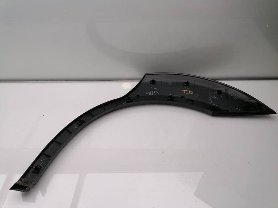 Aletin trasero derecho SUBARU LEGACY BERL./FAMILIAR B11 (BD/BG) 4