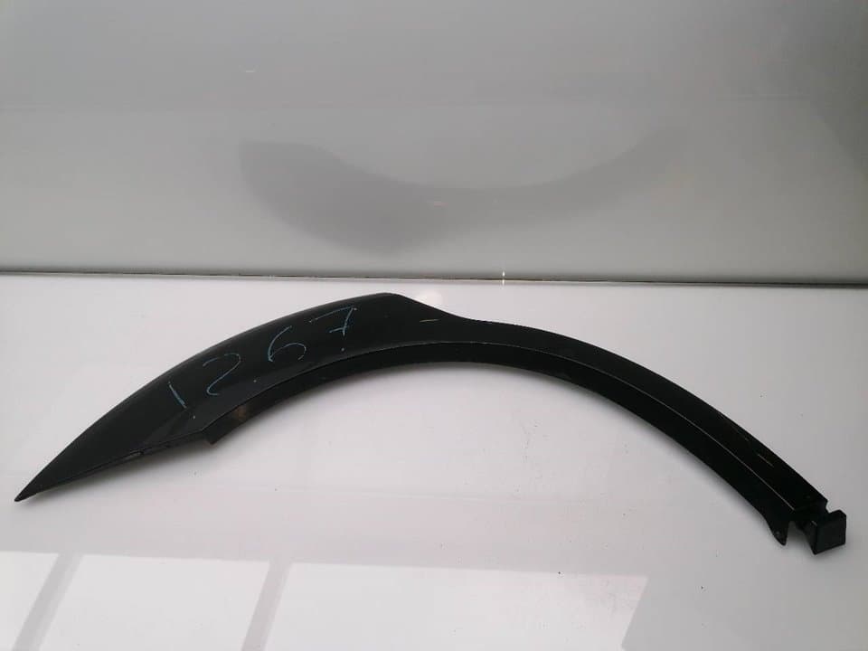 Aletin trasero derecho SUBARU LEGACY BERL./FAMILIAR B11 (BD/BG)