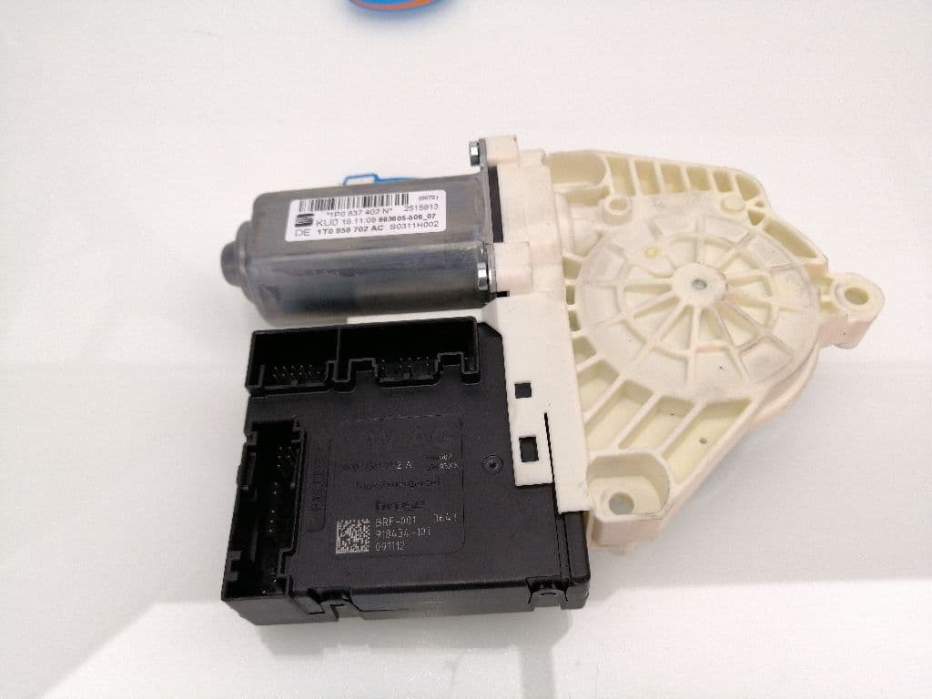 Motor elevalunas delantero derecho SEAT LEON (1P1)