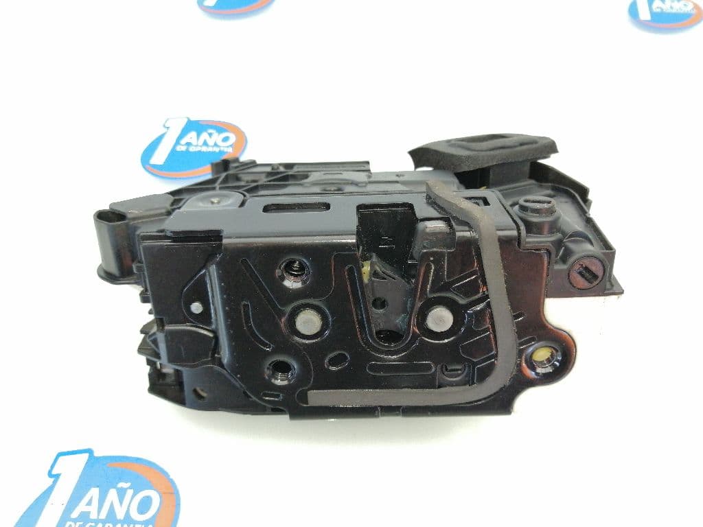 Cerradura puerta trasera derecha VOLKSWAGEN POLO (9N1)