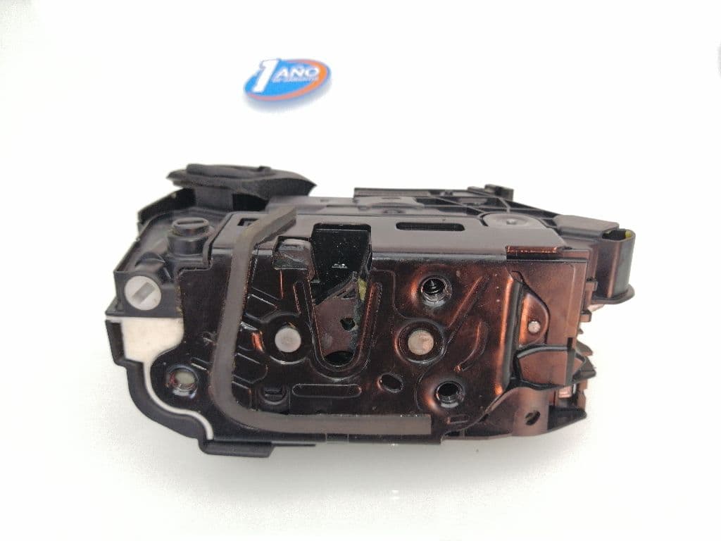 Cerradura puerta trasera izquierda VOLKSWAGEN POLO (9N1)