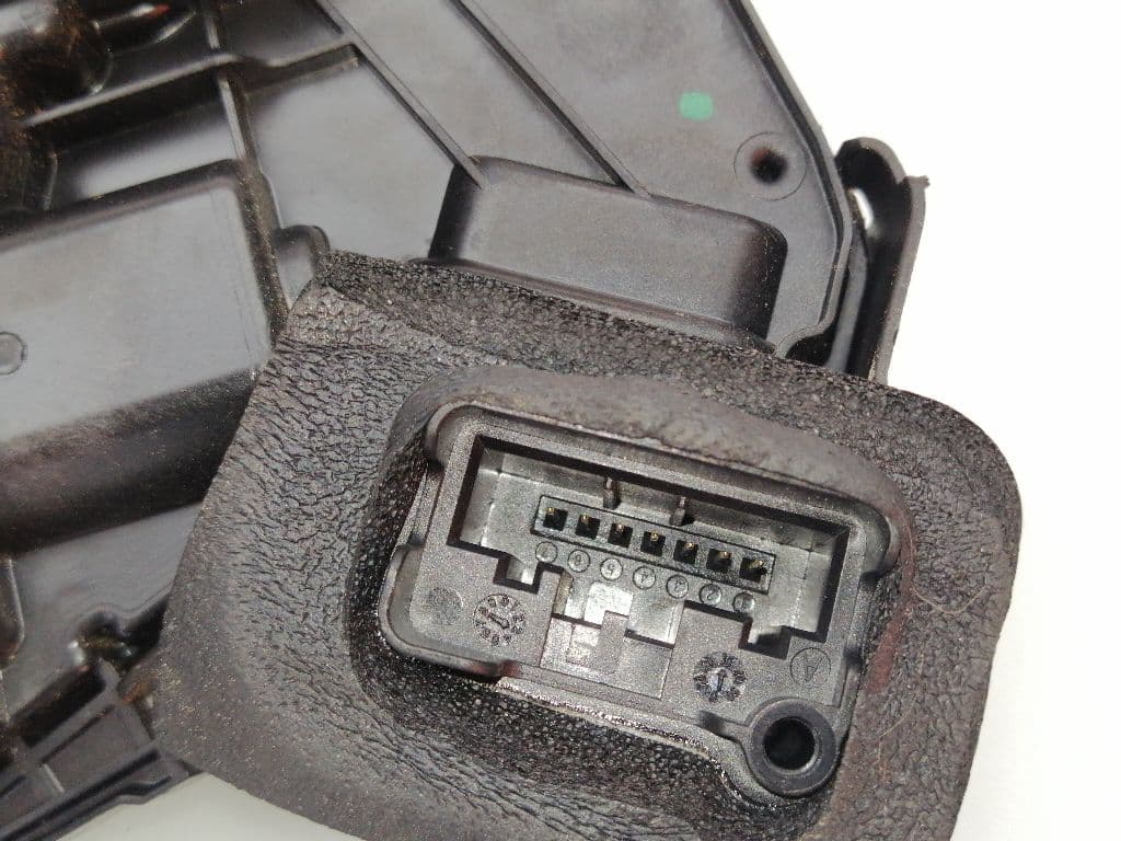 Cerradura puerta trasera izquierda VOLKSWAGEN POLO (9N1) 3