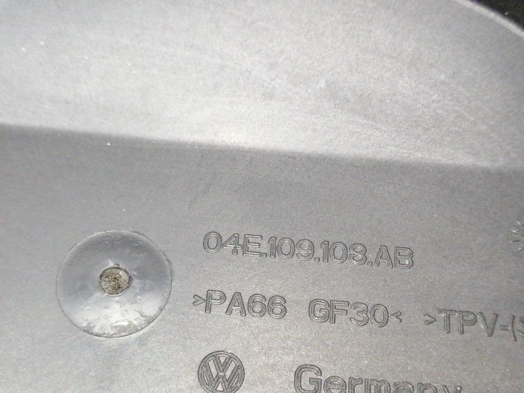 Tapa distribucion VOLKSWAGEN GOLF VII LIM. 3