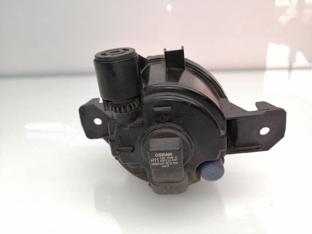 Faro antiniebla derecho BMW SERIE 1 LIM 4