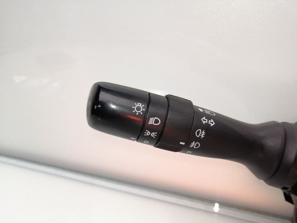 Mando multifuncion TOYOTA YARIS 5