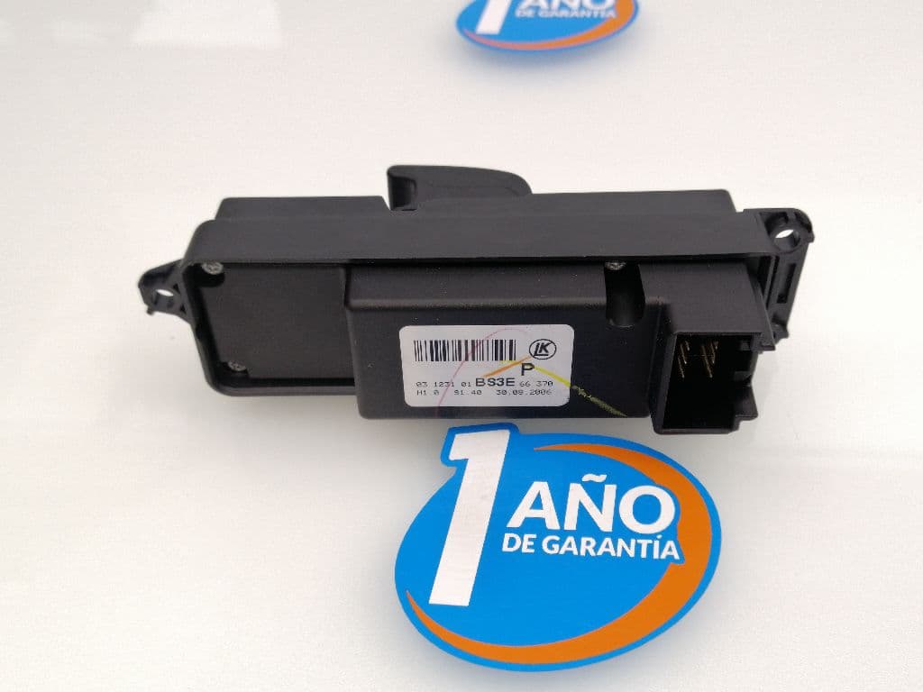 Mando elevalunas delantero derecho MAZDA 3 BERLINA (BK) 4