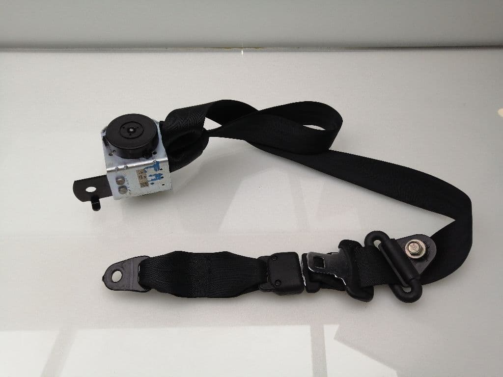 Cinturon seguridad trasero central MAZDA 3 BERLINA (BK) 3