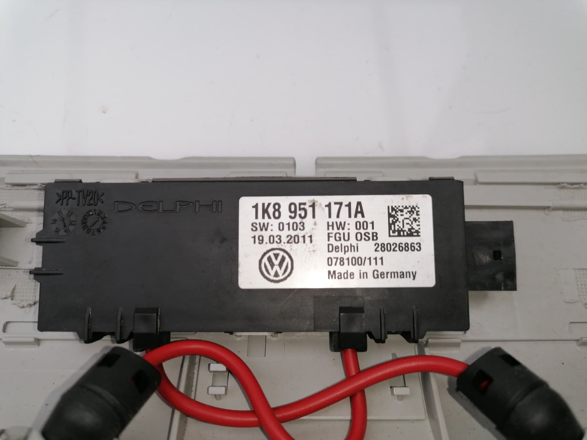 Sensor VOLKSWAGEN POLO BERLINA (6N2) 4