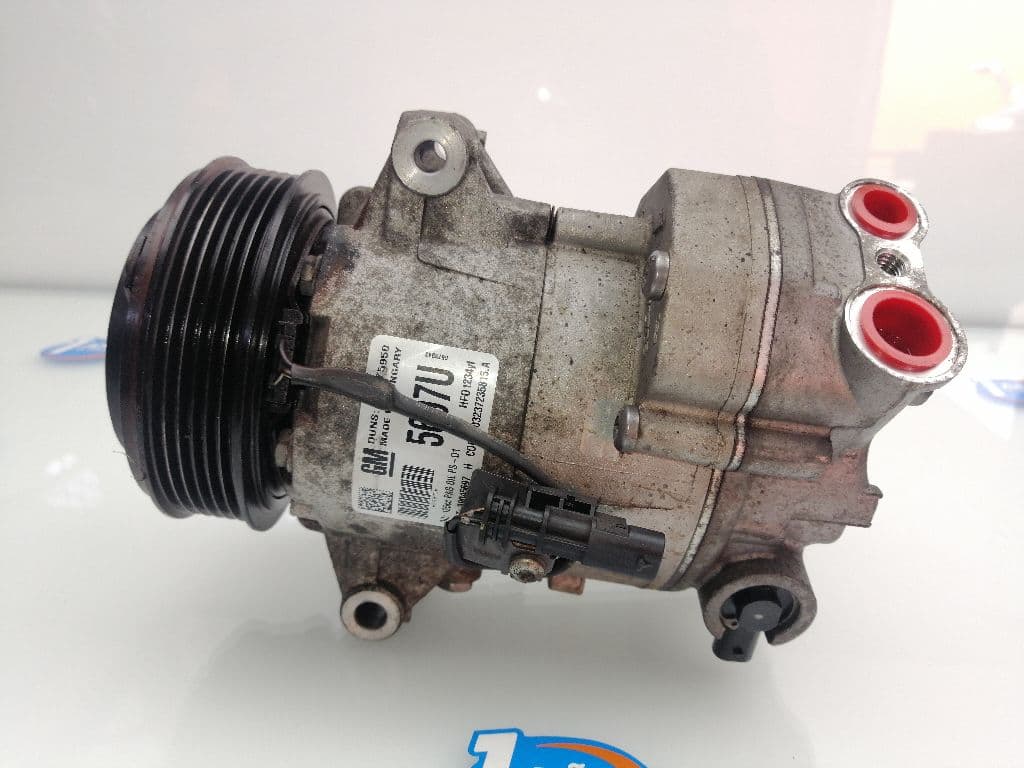 Recambio OPEL ZAFIRA TOURER ref. 95526826