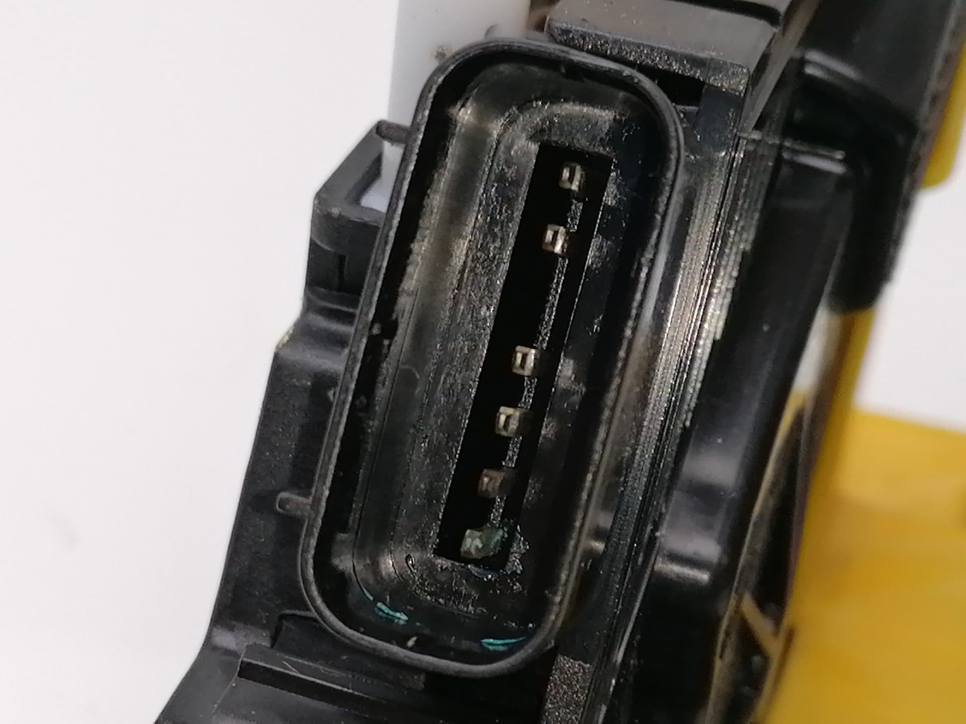Cerradura puerta delantera izquierda KIA CEED 3