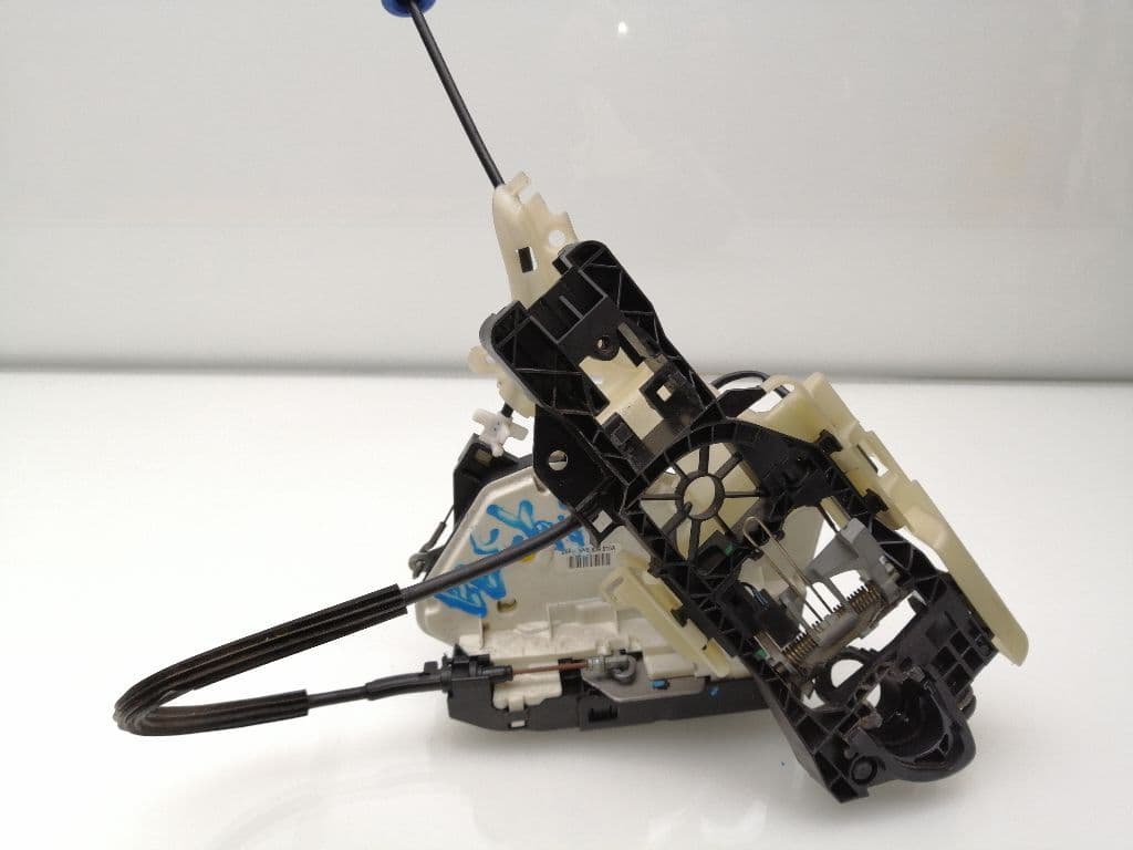 Cerradura puerta trasera izquierda VOLKSWAGEN PASSAT CC (357) 3