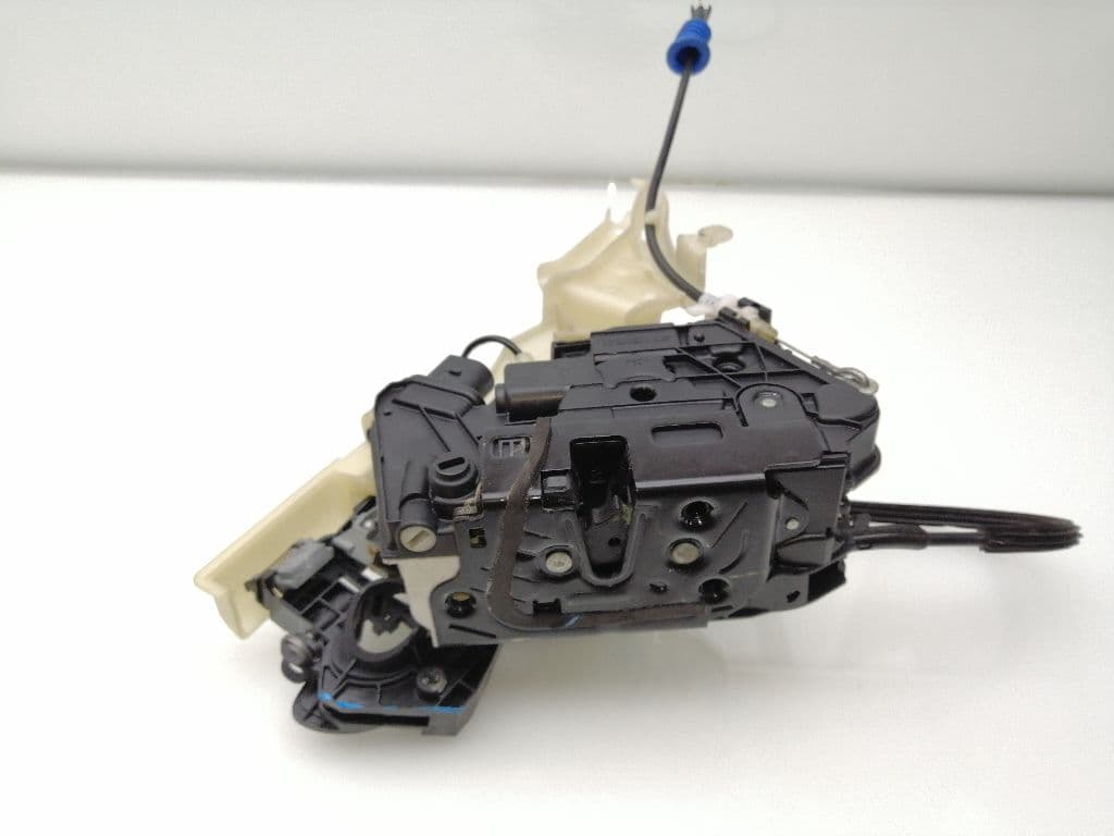 Cerradura puerta trasera izquierda VOLKSWAGEN PASSAT CC (357)