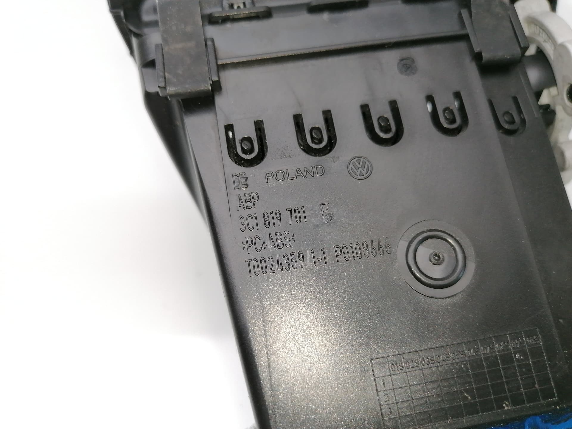 Plastico VOLKSWAGEN PASSAT CC (357) 4