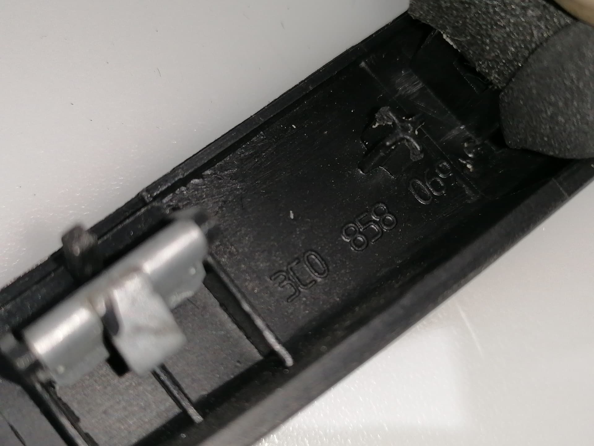 Plastico VOLKSWAGEN PASSAT CC (357) 4