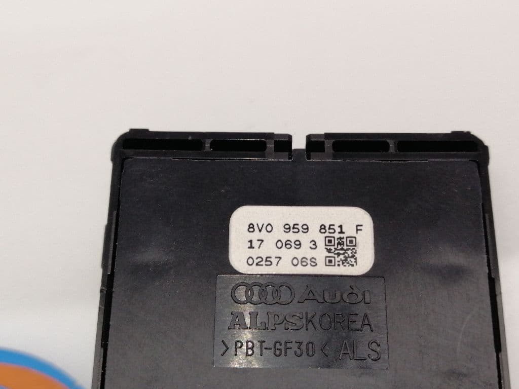 Mando elevalunas delantero izquierdo AUDI Q2 (GAB) 3