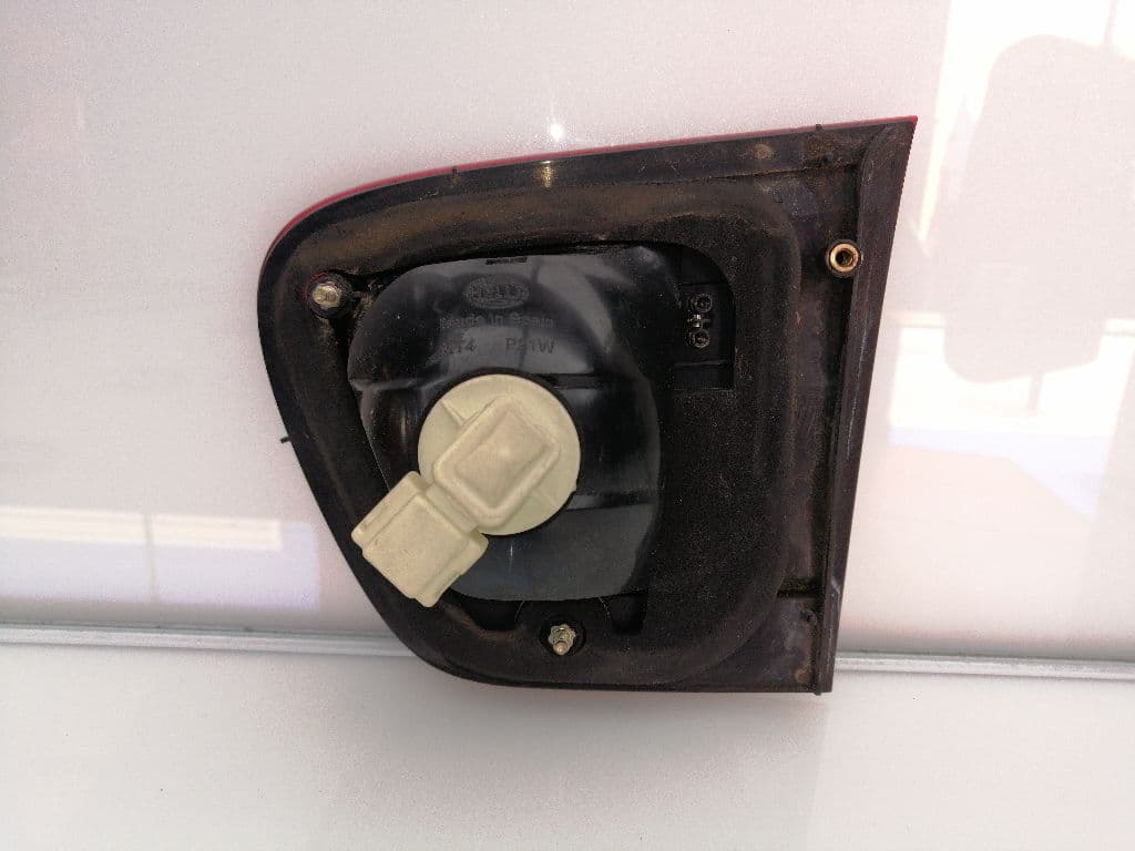 Piloto trasero izquierdo SEAT IBIZA (6K) 3