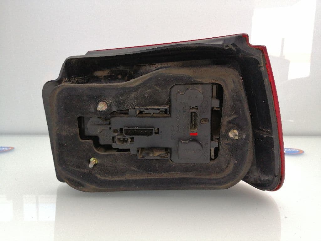 Piloto trasero izquierdo SEAT IBIZA (6K) 5