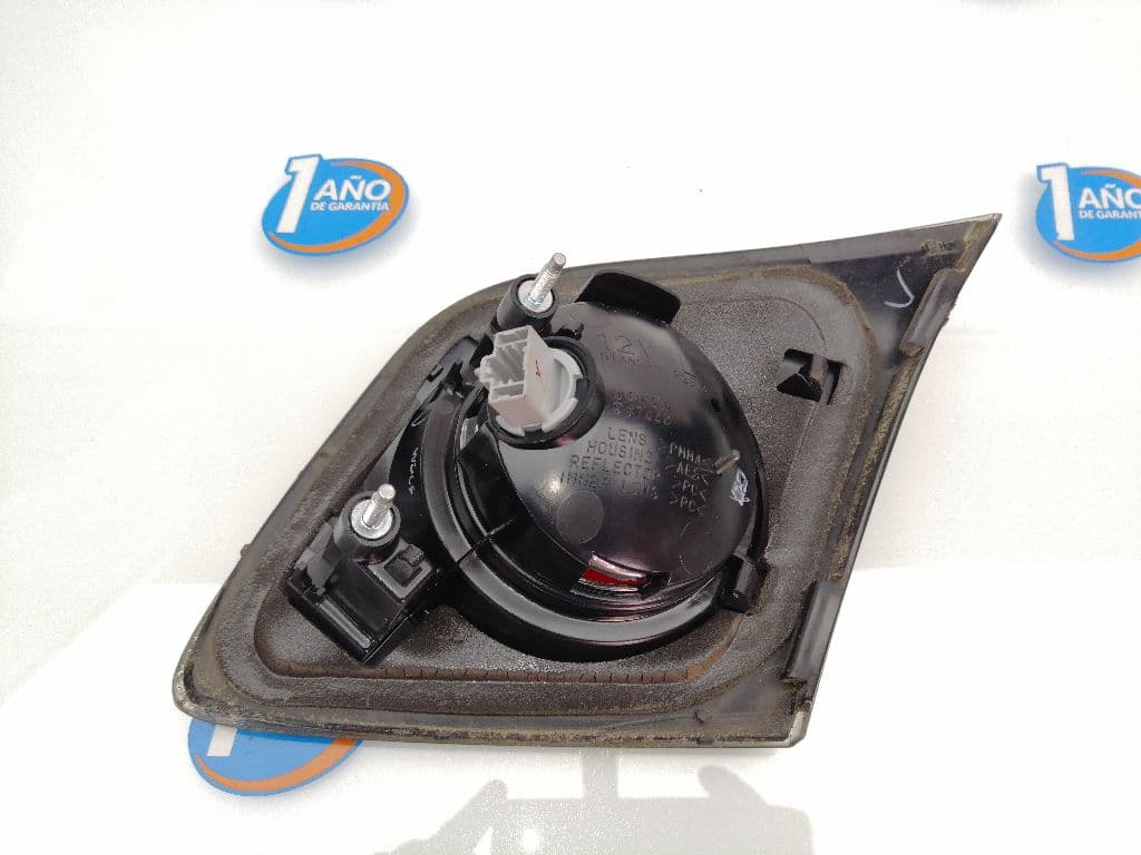 Piloto trasero izquierdo MAZDA 3 BERLINA (BK) 4