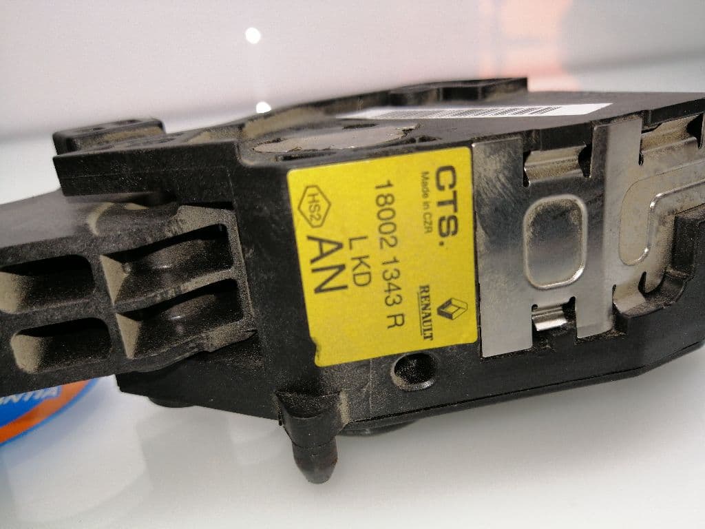 Pedal acelerador DACIA DOKKER 2