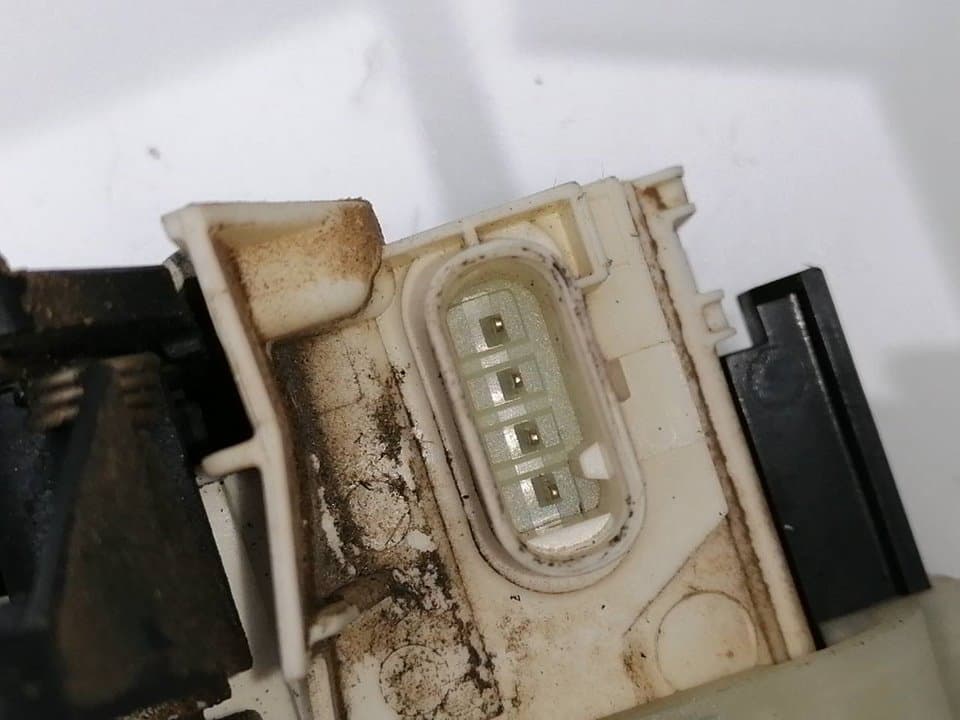 Cerradura puerta trasera izquierda CHRYSLER 300 C 4