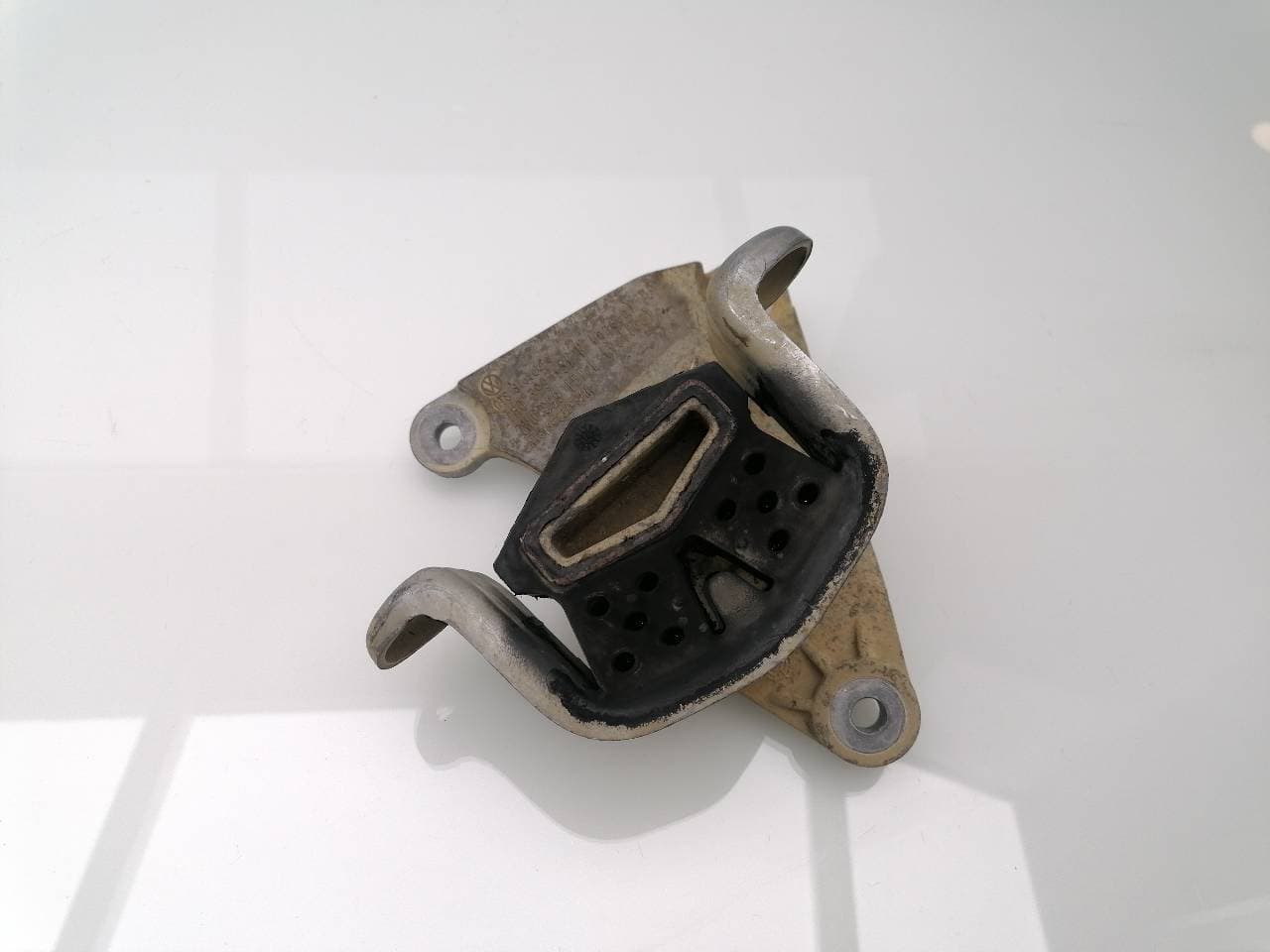 Soporte motor izquierdo VOLKSWAGEN T6 TRANSPORTER