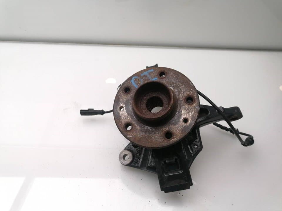 Mangueta delantera izquierda RENAULT SCENIC III