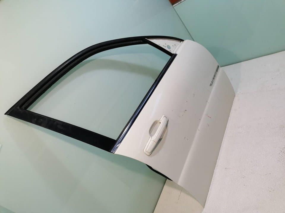 Puerta delantera derecha SSANGYONG REXTON 5